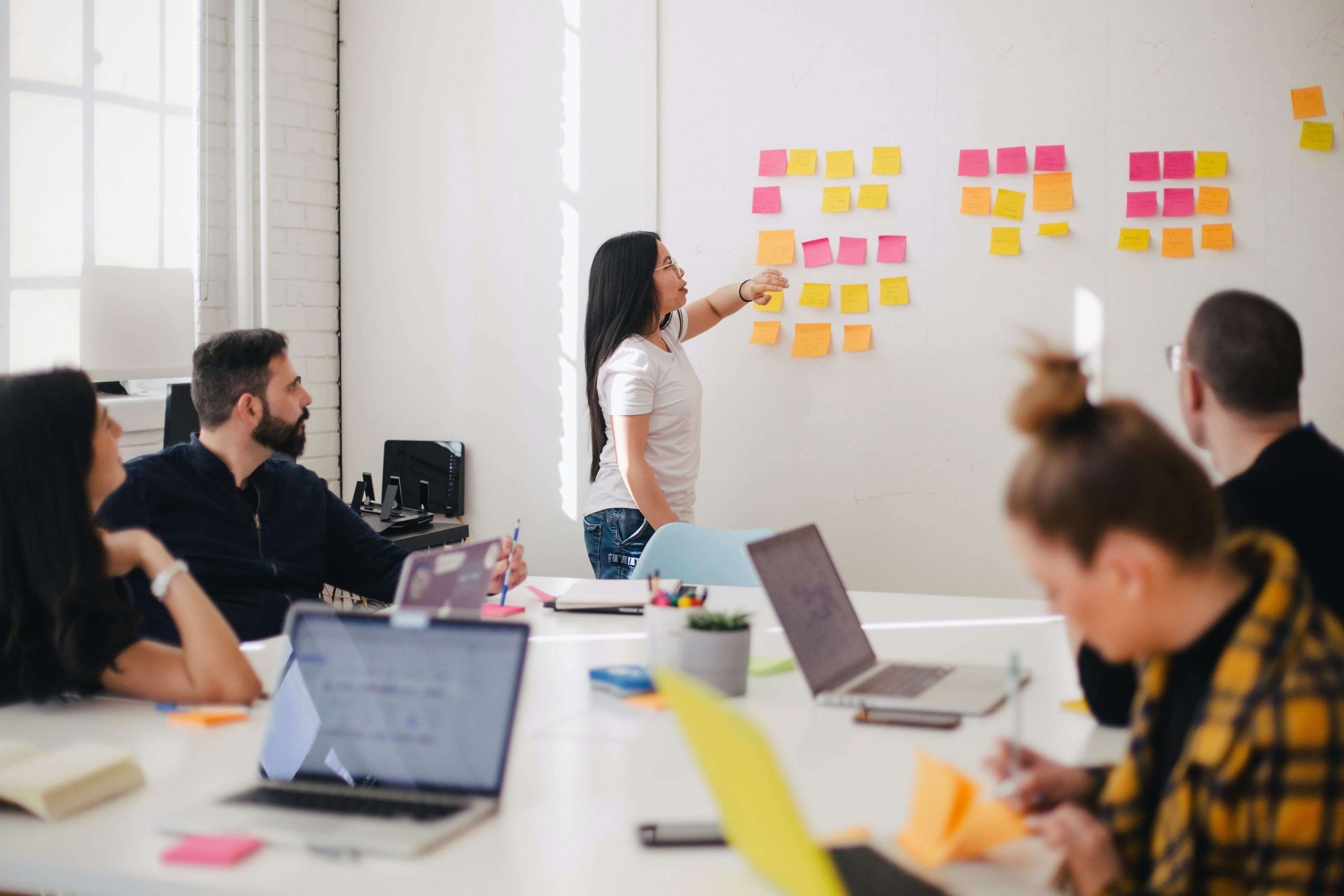 Obtenha uma equipe profissional e pronta para ajudar a sua empresa com suas demandas de tecnologia.